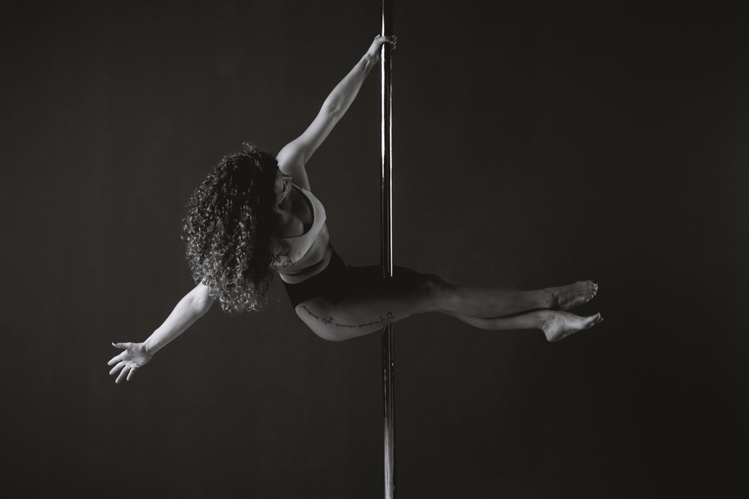 🤩 Los 5 Beneficios Del Pole Dance Que Ponen De Moda ® Aerialmad